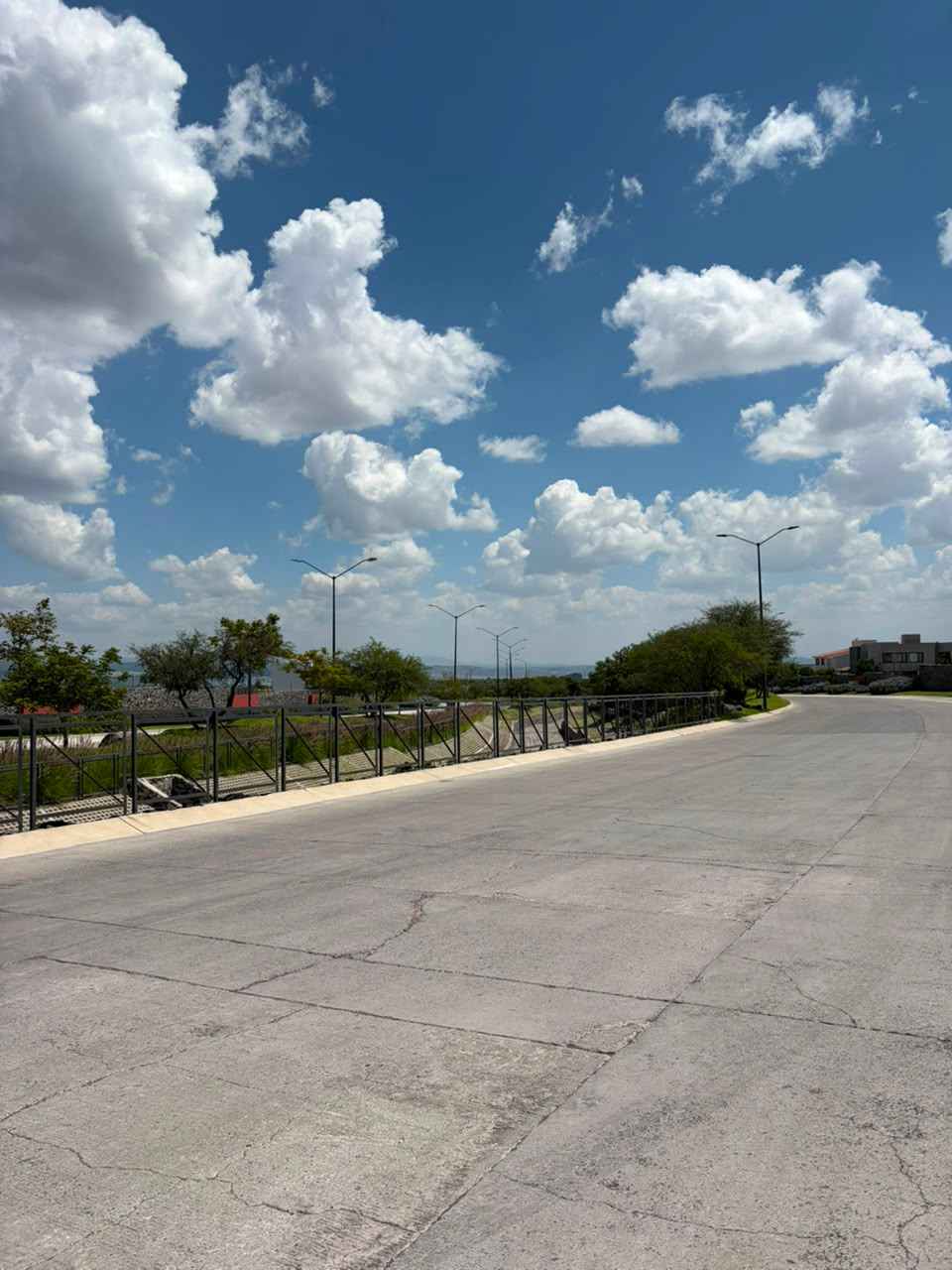 terreno en venta en fray junipero serra queretaro de 387 m2 py8x0xb