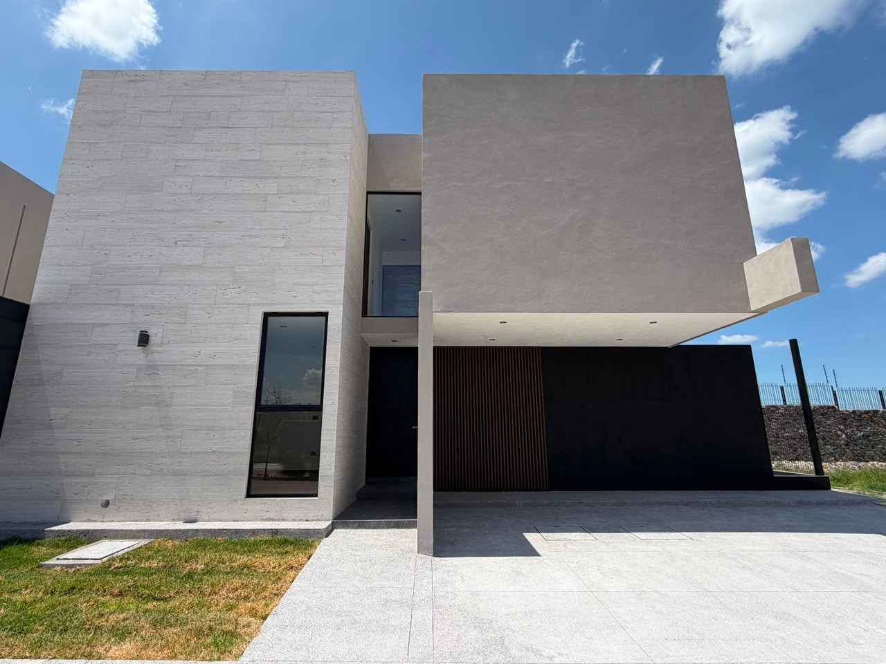 casa en venta en san benito lomas del campanario norte queretaro con 280 m2 de terreno y 362 m2 de construccion pQnVWew