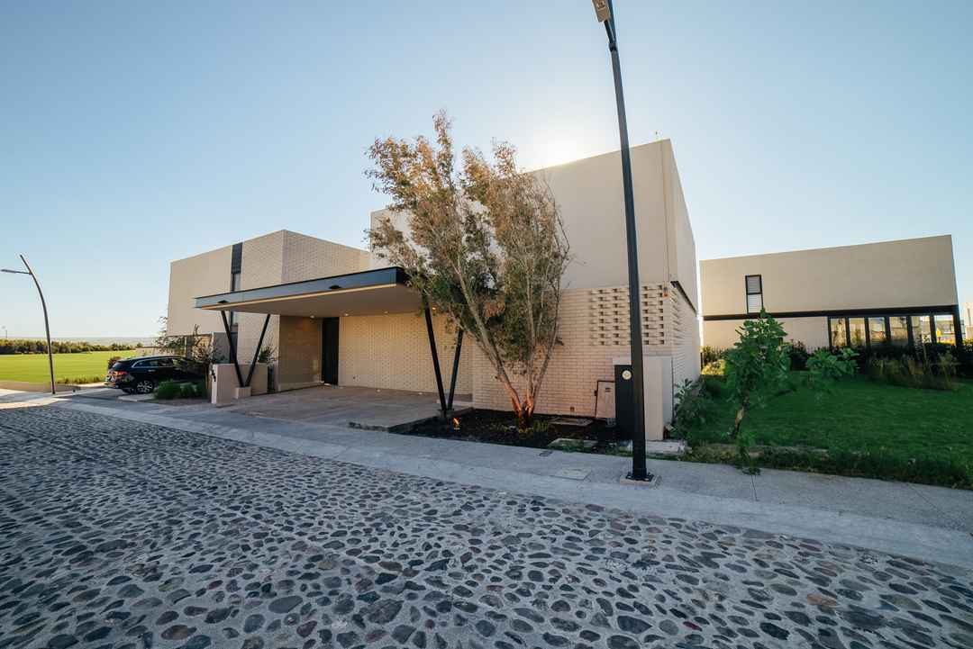 casa en venta av de los santos san felipe lomas del campanario norte queretaro queretaro pyRFW4U