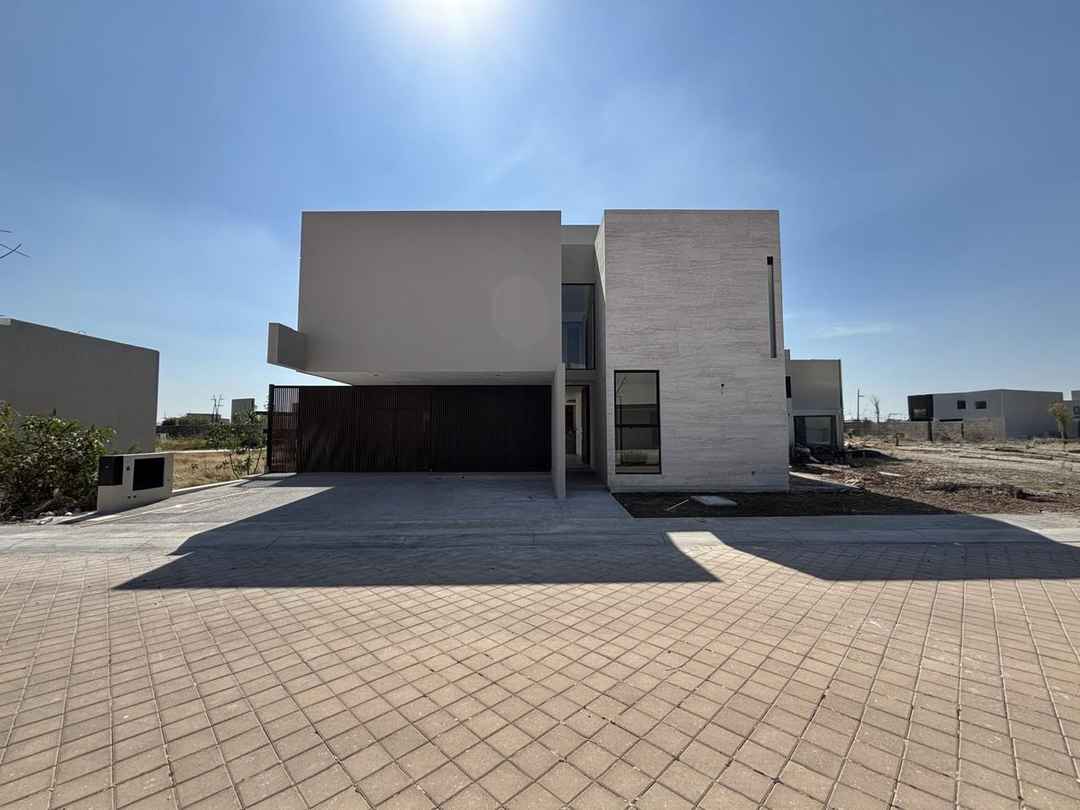 casa en venta avenida de los santos san benito lomas del campanario norte queretaro queretaro pRu6VFN