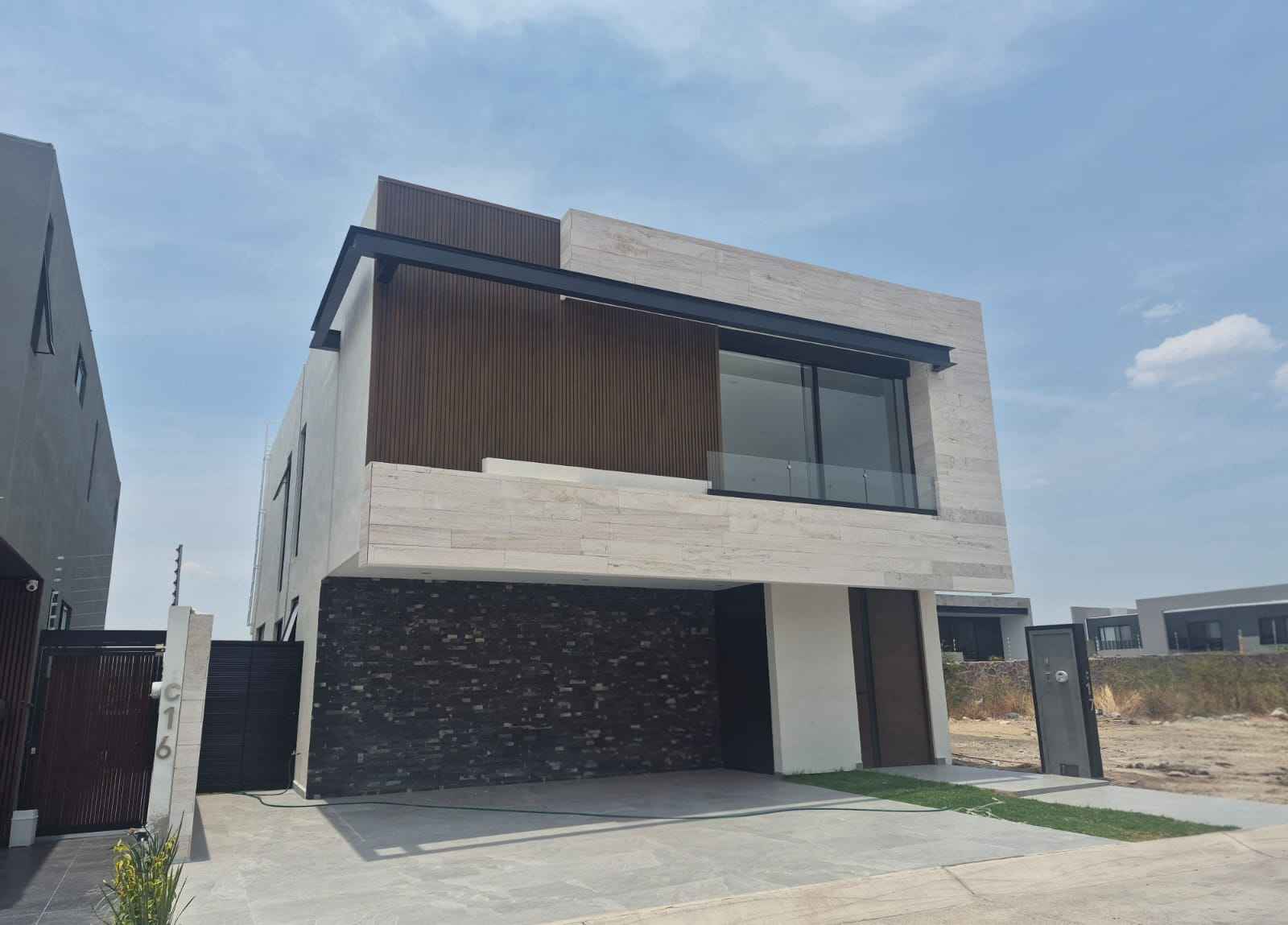 casa en venta calzada lomas del molino el molino residencial leon guanajuato piDA9vl
