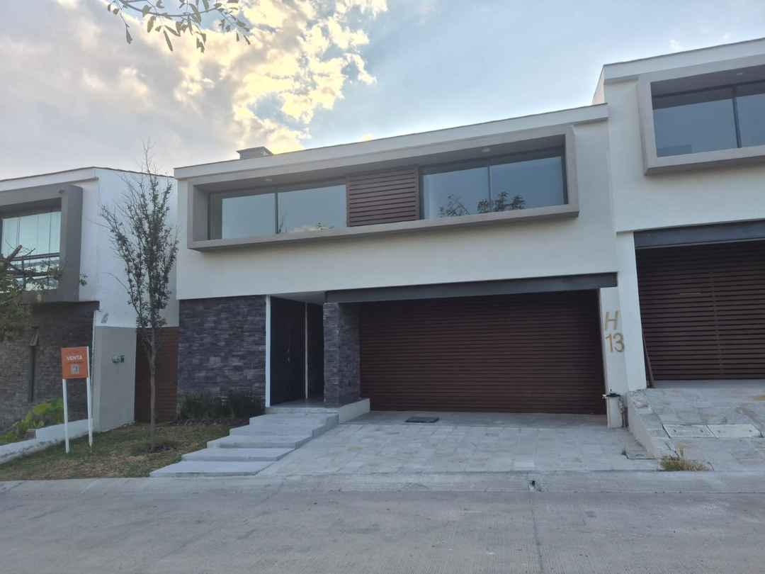 casa en venta calzada lomas del molino el molino residencial leon guanajuato p66Z6fh
