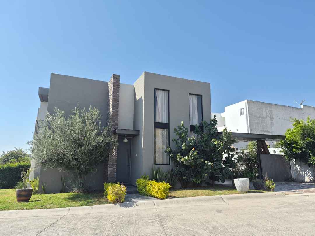 casa en venta calzada lomas del molino el molino residencial leon guanajuato ptw8CNg
