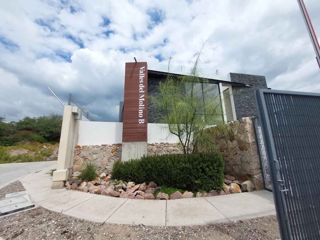 terreno en venta av valles del molino el molino residencial leon guanajuato pE492lF